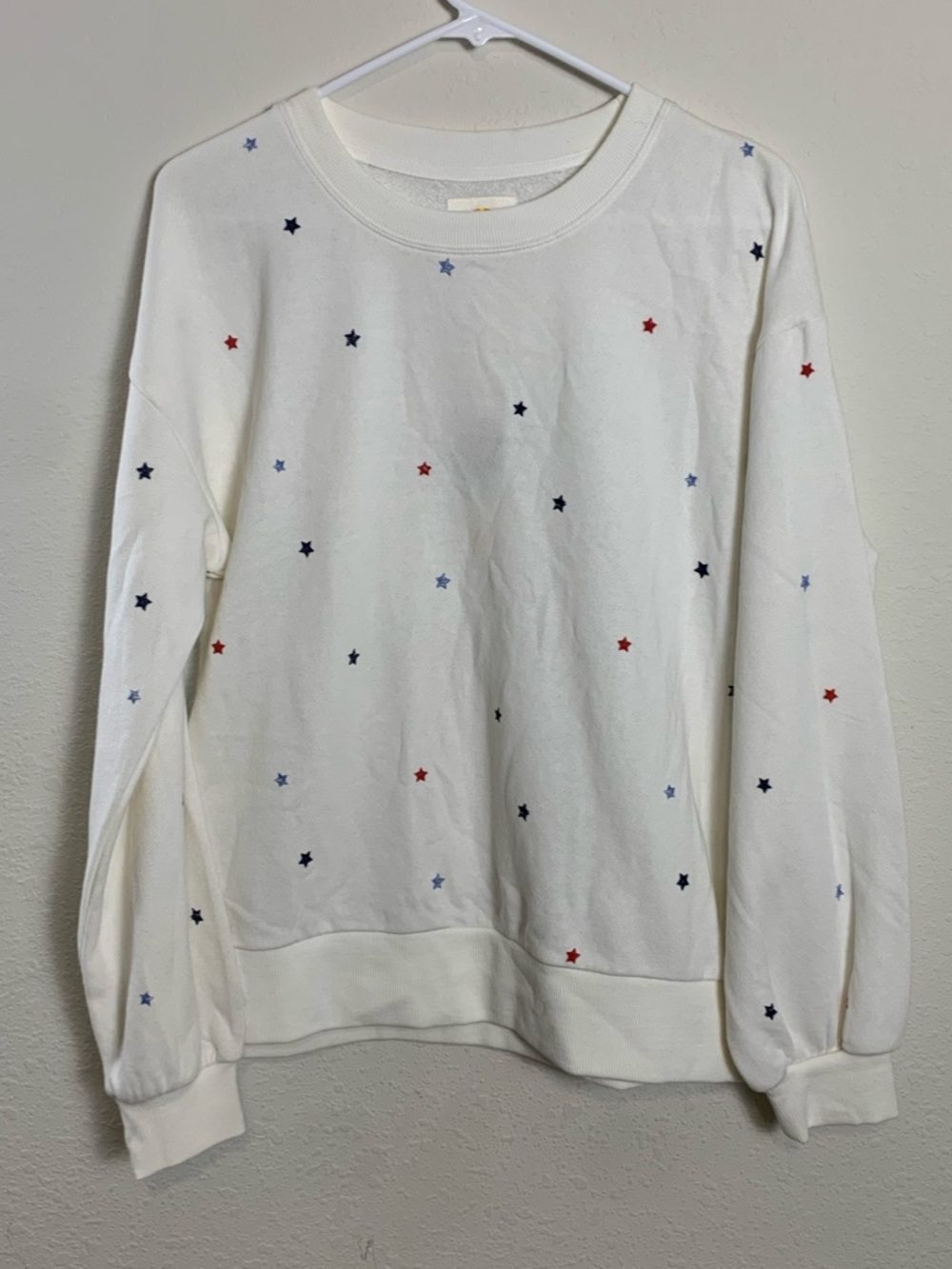 C&C‎ California White Crewneck Sweater Red & Navy Star Art Medium NWT Patriotic